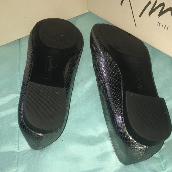 Kim Rogers Silver Snakeskin Flats - Size 8 - Picture 3 of 12